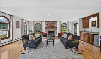 8 Marion Ave, Andover, MA 01810