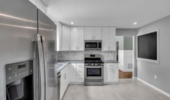 1516 Mizzen Ave, Beachwood, NJ 08722
