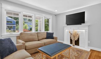 6430 KENHOWE Dr, Bethesda, MD 20817