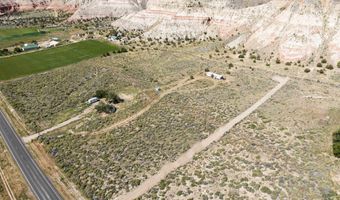 689 Utah 12, Cannonville, UT 84718