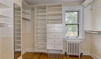4706 32ND St N, Arlington, VA 22207