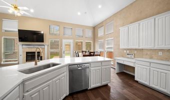 14633 Lakecrest Dr, Addison, TX 75001