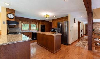 71 Phillips Ln, Glocester, RI 02814