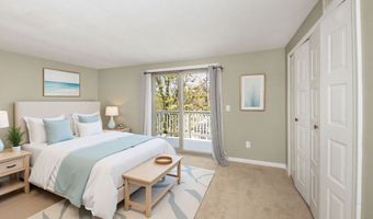 21 Harbour Vlg C, Branford, CT 06405