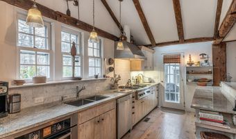 197 Skyline Ridge Rd, Bridgewater, CT 06752