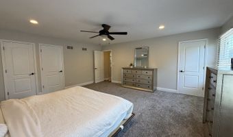 1550 W GOLDENGATE Dr, Addison, IL 60101