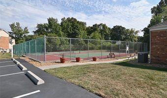 1005 Pocono Trl, Ballwin, MO 63021