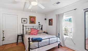 130 14th St, Apalachicola, FL 32320