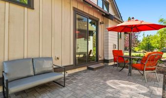 19749 SW River Camp Ln, Bend, OR 97702