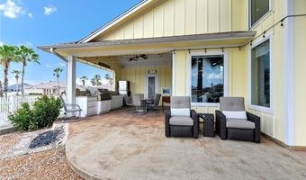 100 Dolphin Ct, Aransas Pass, TX 78336