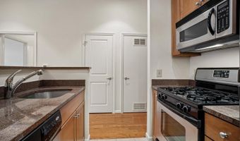 309 HOLLAND 327, Alexandria, VA 22314