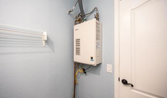 11060 Plum Tree Ln, Spring Valley, CA 91977