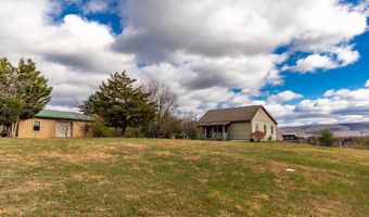 408 HAWKS NEST Dr, Baker, WV 26801