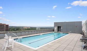 2001 15TH St N 306, Arlington, VA 22201