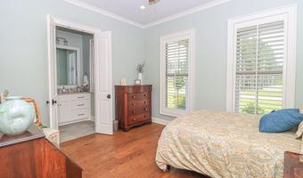 170 Fallen Oak Dr, Brandon, MS 39047
