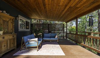 1000 Ivy Ln, Ashland, OR 97520