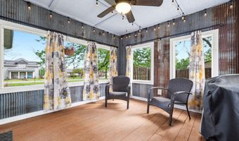 615 E Prairie Ln, Ash Grove, MO 65604