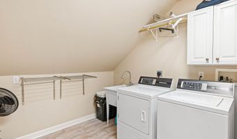 9 Hubbard Rd, Amherst, NH 03031