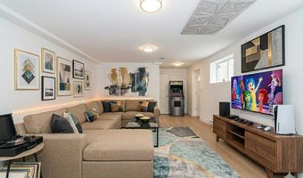 378 Atlantic Ave, Staten Island, NY 10305