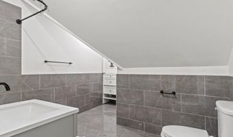 701 Avenue 3, Bayonne, NJ 07002