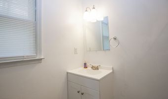 901 Glendale Dr, Aberdeen, NC 28315