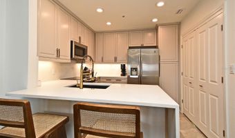 2305 EDGEWATER Dr 1604, Orlando, FL 32804