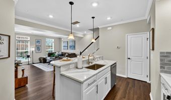 42227 PIEBALD Sq, Aldie, VA 20105