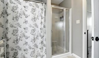 531 Spring Glen Dr, Ballwin, MO 63021