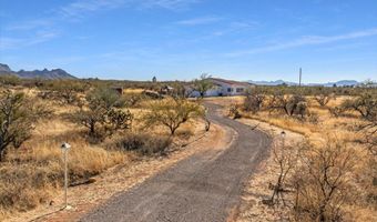 135 W Hawk Way, Amado, AZ 85645