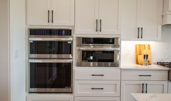 3874 Chapel Hill Ct, Bargersville, IN 46106