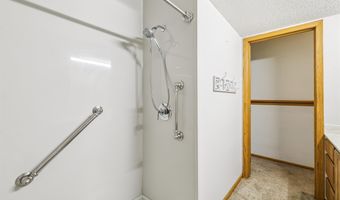 3863 NE 88th St, Altoona, IA 50009