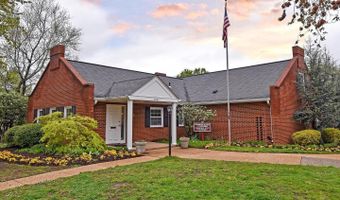 2829 S ABINGDON St B, Arlington, VA 22206