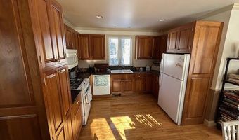41 Grove St, Belfast, ME 04915