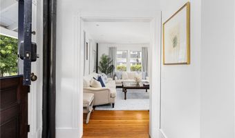 5 Mt. Vernon St, Newport, RI 02840