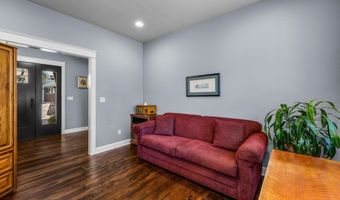 61525 Meeks Trl, Bend, OR 97702