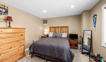 1409 W Creekside Dr, Brandon, SD 57005