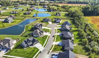 5165 Greyson Heights Dr, Auburn, IN 46706