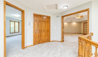 771 E Hickory Ave, Addison, IL 60101