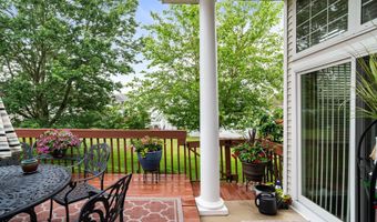 28 Jumping Brook Ln, Barnegat, NJ 08005