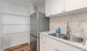 111 KAHULUI BEACH Rd A220, Kahului, HI 96732