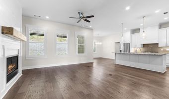 7901 S Shoreline Blvd, Benton, AR 72019
