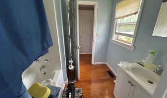 131 Lansworth Dr, Austinville, VA 24312