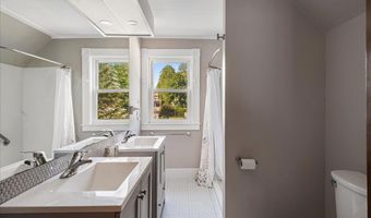 23 Beacon St, Barre, VT 05641