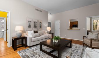 5971 Creekview Ct, Ann Arbor, MI 48108