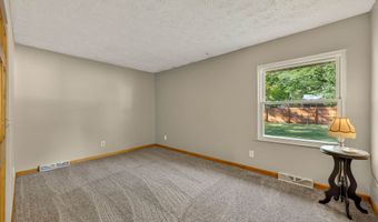 248 Old Trail Dr, Bargersville, IN 46106