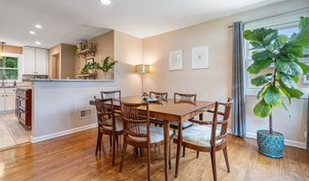 1302 W Campbell St, Arlington Heights, IL 60005