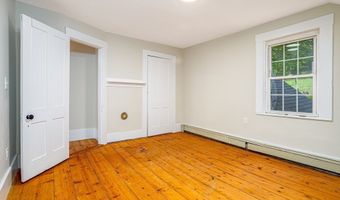 4 Main St, Ashburnham, MA 01430