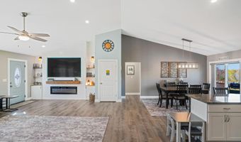 40 Knoll Crest Dr, Bangor, ME 04401