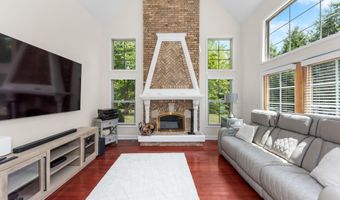 2086 Valleyview Dr, Ann Arbor, MI 48105