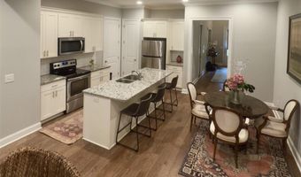 1718 W FARMVILLE Rd, Auburn, AL 36830